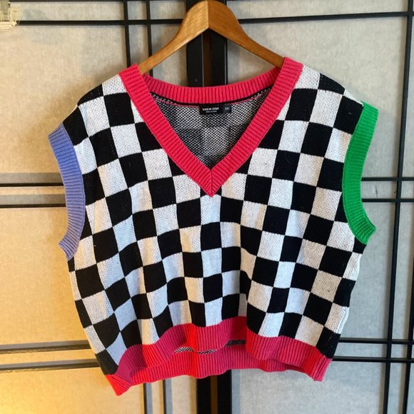 SHEIN Curve Sweaters - Preppy style sweater vest bright colours geometric patterns